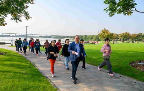能源“雙控”倡導(dǎo)低碳生活，文明出行添力美好家園 -- 活力健行掠影