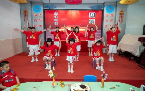 “水點(diǎn)點(diǎn)”---用心暖童心，用情伴成長(zhǎng)！