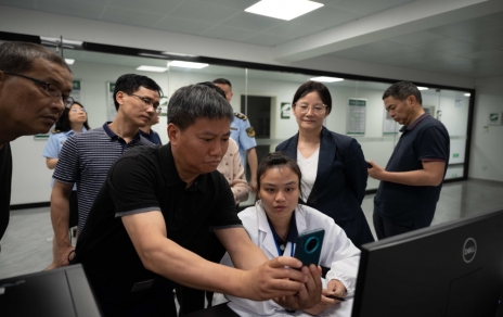 國家統(tǒng)計(jì)局浙江調(diào)查總隊(duì)及嘉興市咨詢委一行前來我司考察調(diào)研